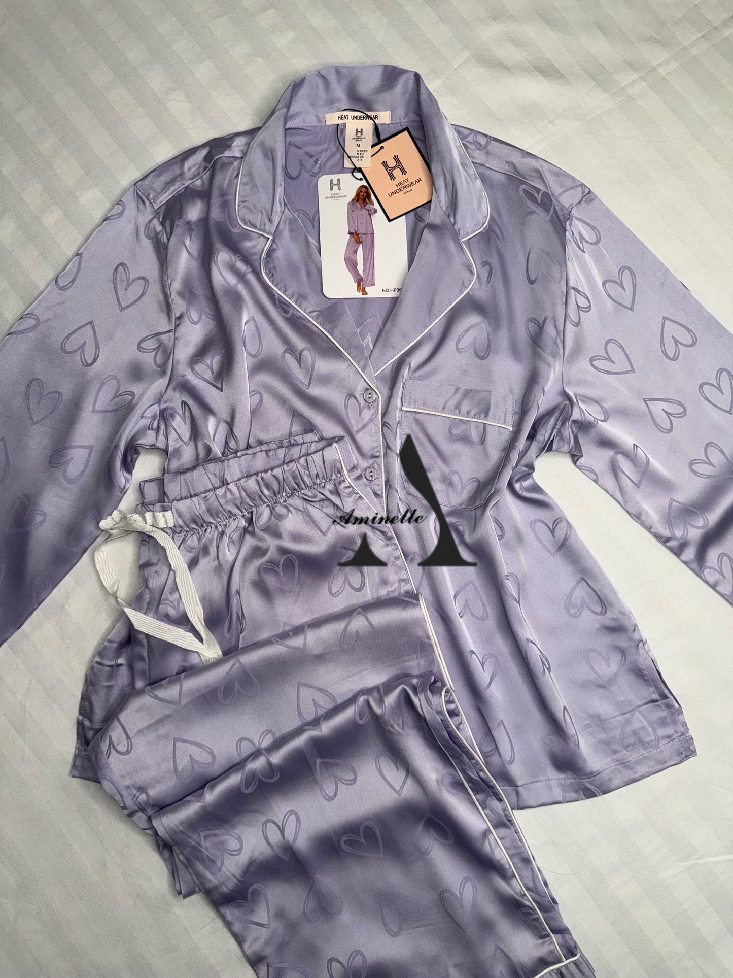 Pyjama manche longue boutonné en satin "H"