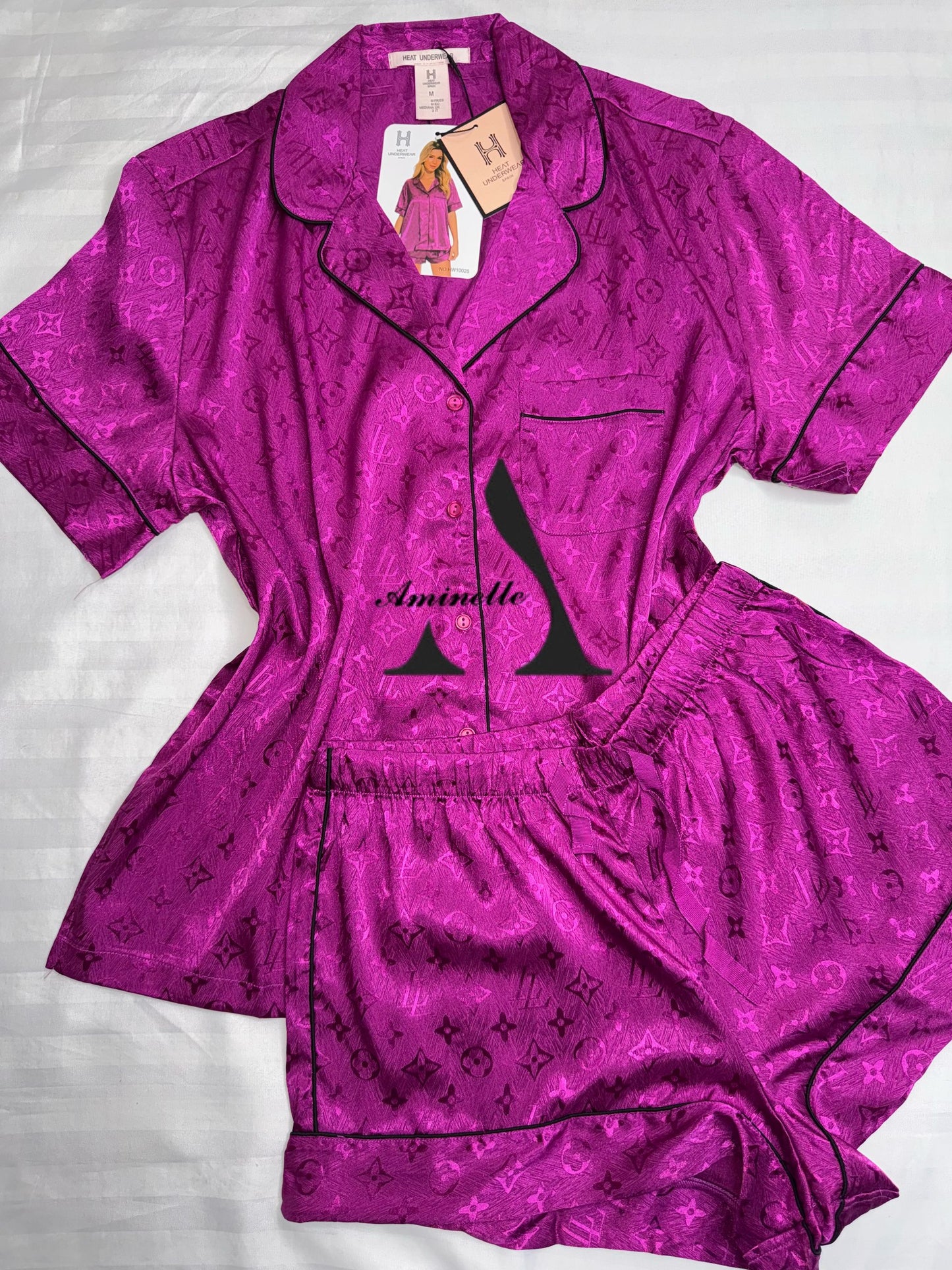 Pyjama short boutonné en satin "H"